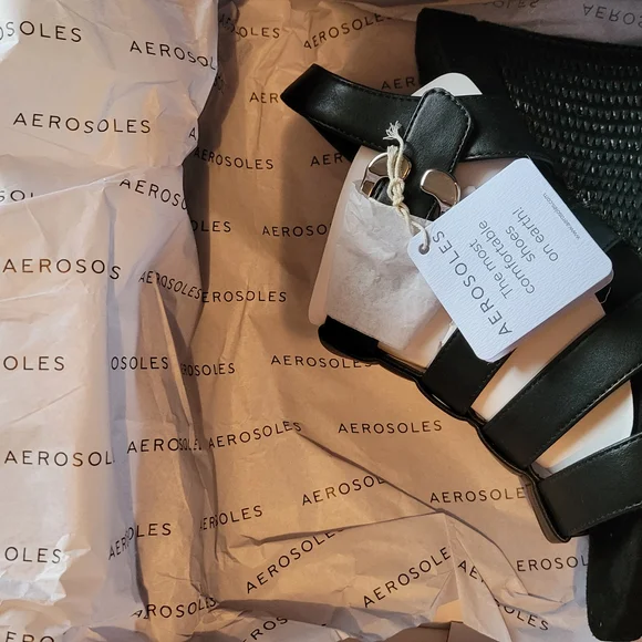 AEROSOLES Black Wedge Sandals with Strappy Design - Picture 6 of 9